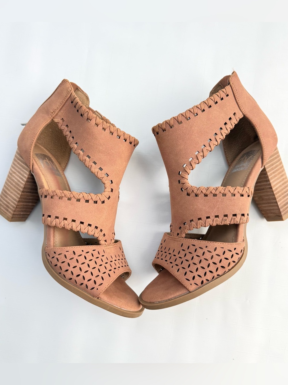 DV by Dolce Vita "Radd” Cutout Block Heel Sandals – Women's Size 6.5